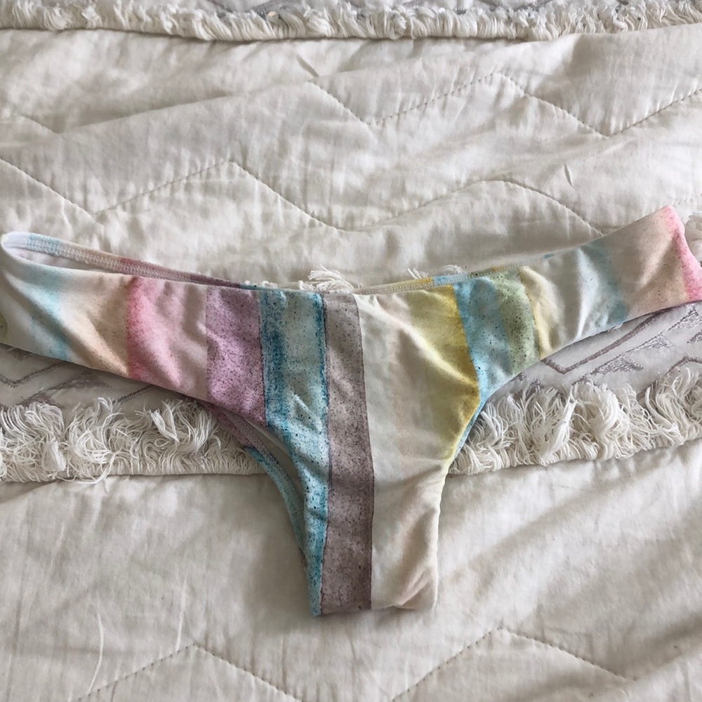 Billabong bikini bottoms